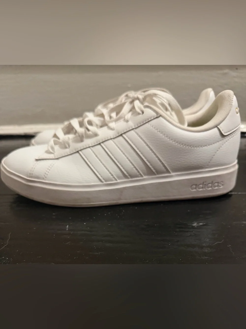 Adidas Grand Court 2.0 Cloud White Sneakers with Gold Metallic Details